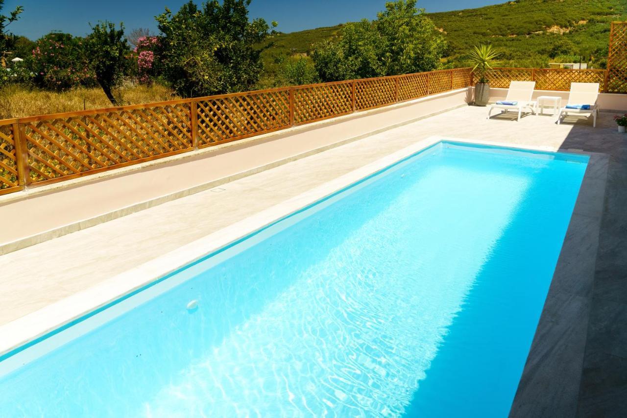 Arch Houses - Sharing Pool Szpiliá Kültér fotó